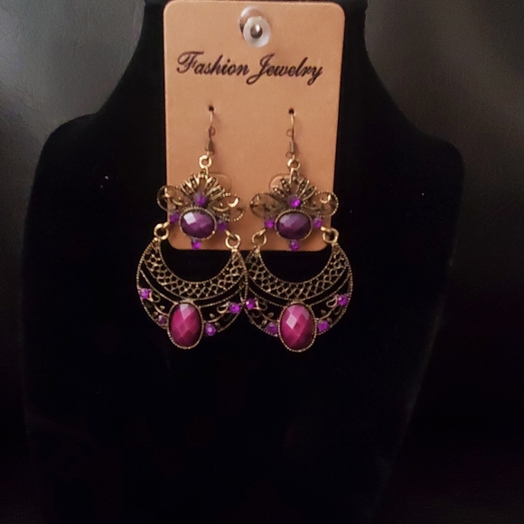 Purple, Fashion jewelry, Dangling Earring for everyone!! - Picture 1 of 2